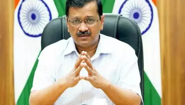 Delhi: CM Kejriwal extends lockdown till May 17, metro services suspended