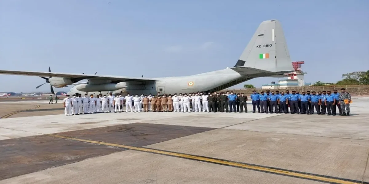 Indian Airforce, Navy step up efforts to ferry oxygen and medical supplies