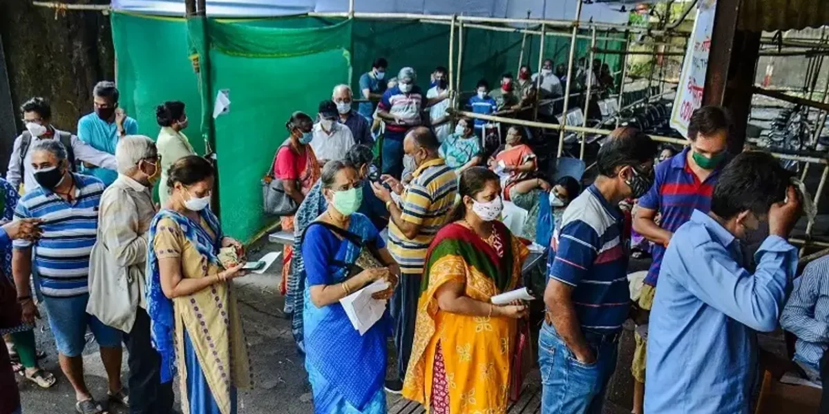 New COVID-19 cases dip to 2.22 lakh, death toll crosses 3-lakh mark