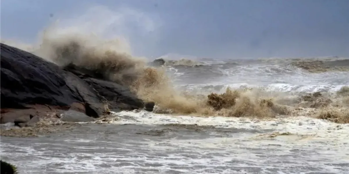 Cyclonic storm YAAS likely to intensify into very severe cyclonic storm during next 12 hours