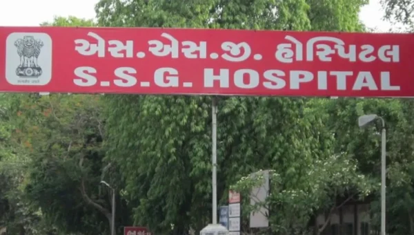 Protesting nurses raised slogans against SSG nursing college principal after students send to covid ward