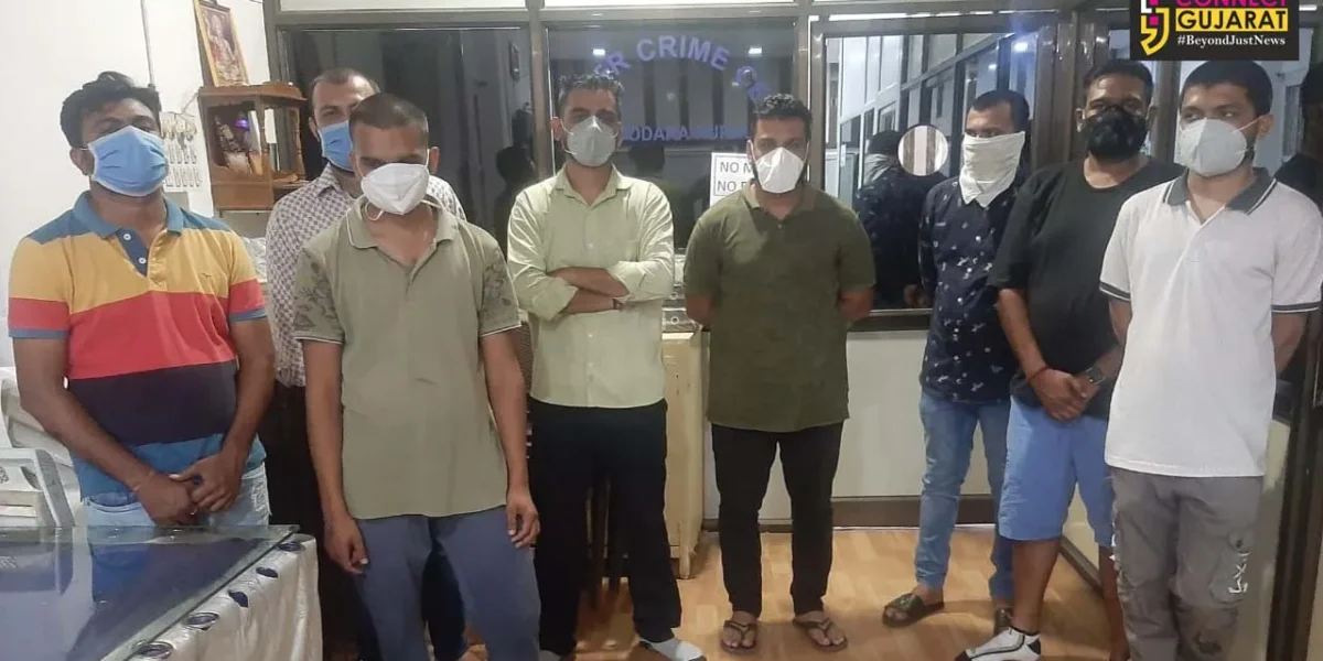 Vadodara rural LCB caught eight from a liquor party