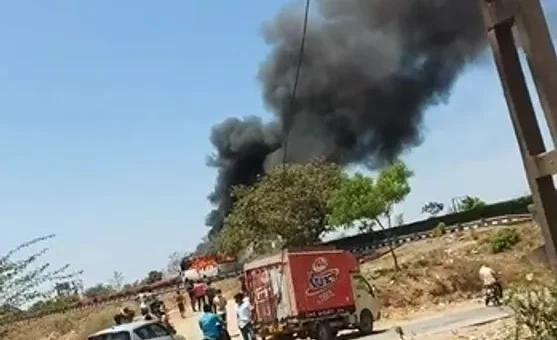 Huge fire broke out in ST bus carrying passengers from Vadodara to Ahmedabad