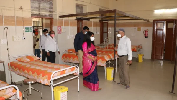 Vadodara District Collector inspected the facilities of Covid Care Center in Karjan CHC