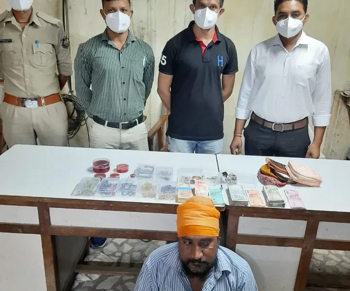 Vadodara Laxmipura police nabbed a member of the Sikligar gang involved in burglaries in various areas of city