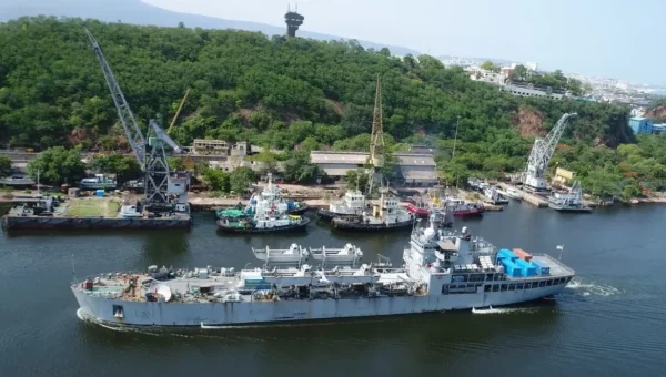 INS Airavat arrives at Visakhapatnam with COVID Relief Material from Vietnam and Singapore
