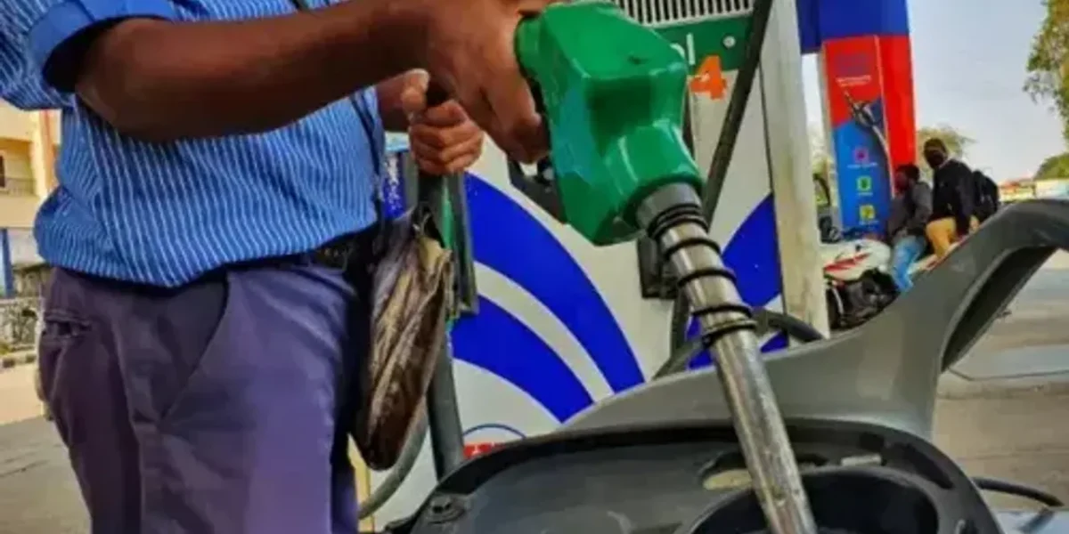 Social activist of Vadodara uniquely protest against rising fuel prices