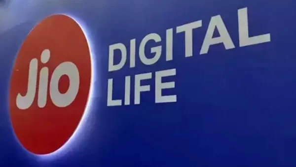 Jio launches Jiofiber post-paid service installation free