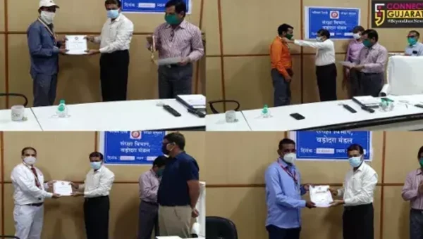 7 Railwaymen of Vadodara Division honoured with General Manager Award