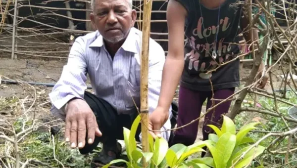 Unique approach of primary school teacher to welcome the students getting admission in school