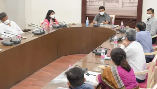 Additional Chief Secretary of State Health Department reviewed the four levels of preparations made to meet the possible third wave of Covid