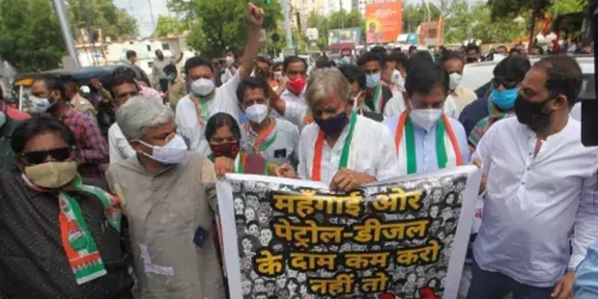 Vadodara Congress held protest against rising petrol and diesel prices