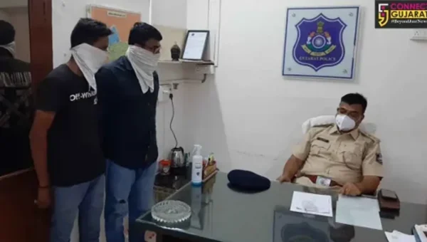 Vadodara Panigate police caught IMFL worth around 14 lakhs rupees hidden inside the cement mixer truck
