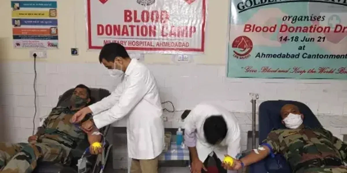 Army jawans provides gift of life by donating blood in Ahmedabad