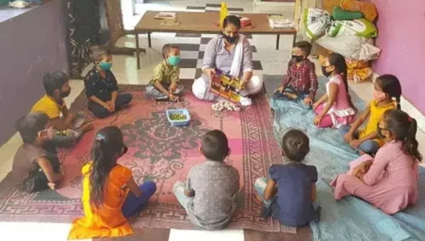 Joshipura school teachers are teaching children on farms and gardens to continue their education