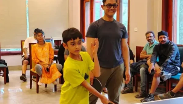 Aamir Khan enjoys a Table Tennis tournament with the unit of Laal Singh Chaddha