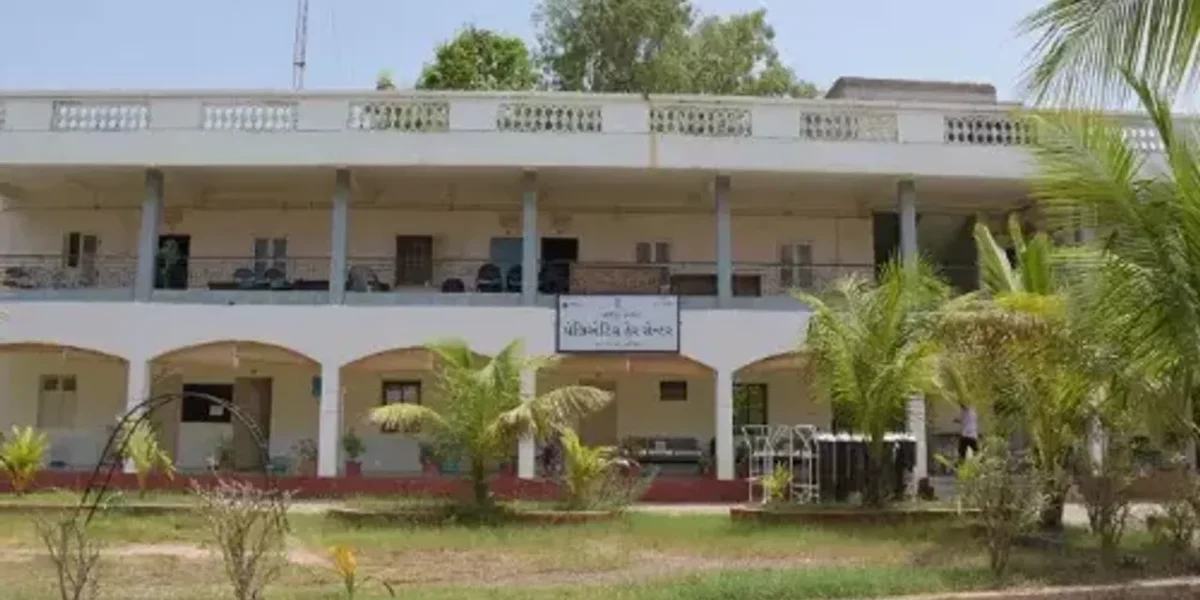 Facility for treatment of cancer patients under the Triveni Sangam project of Sayaji Hospital