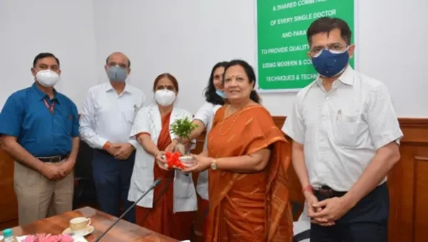 MoSR Visits Northern Railway Central Hospital and reviews Preparedness for Covid Treatment