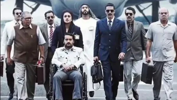 Akshay Kumar confirms August release for ‘Bellbottom’