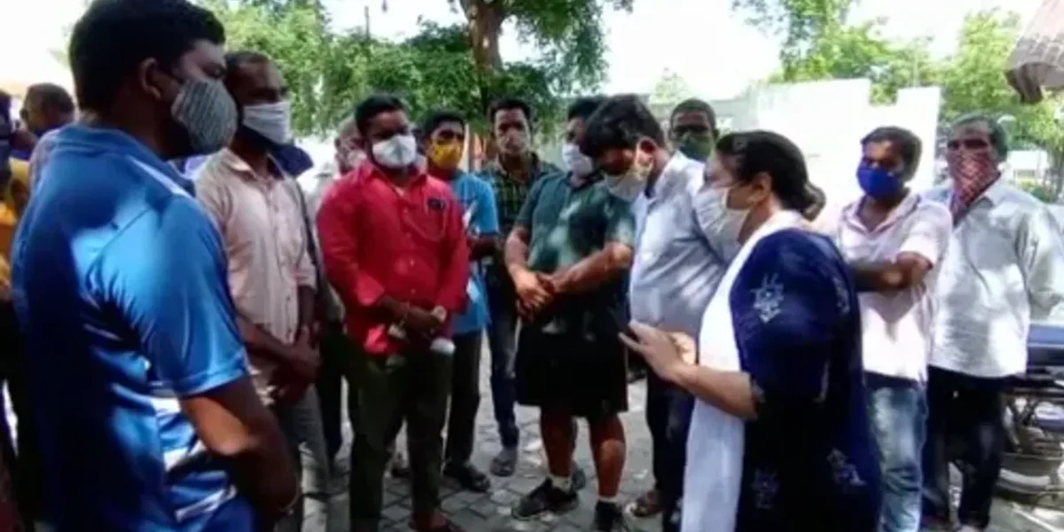 Vadodara Congress councillor threatening language to woman safai sevak caused uproar
