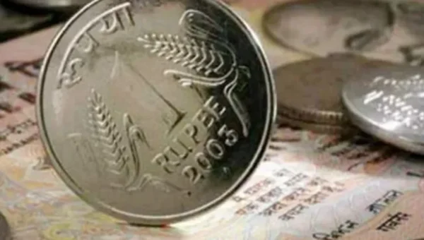 Rupee slips 5 paise to 74.37 against US Dollar in early trade