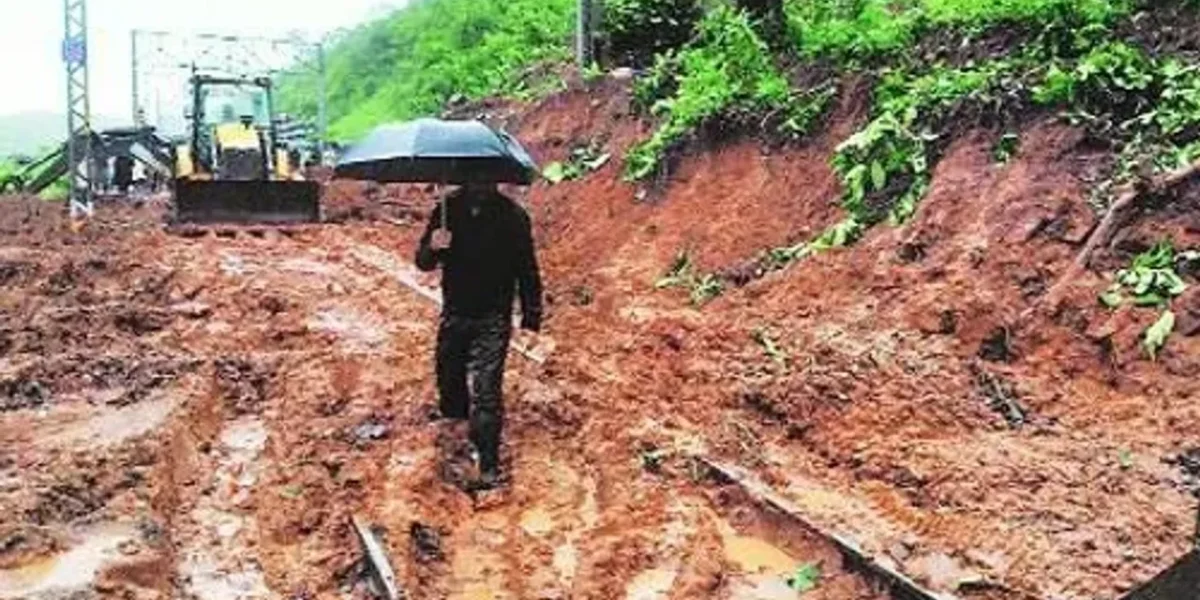 Traffic on highway, railway line disrupted after 2 landslides in Maharashtra’s Kasara