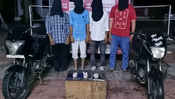 Vadodara crime branch arrested four involved in robbery at Vallabh Jewellers in Khodiyar Nagar