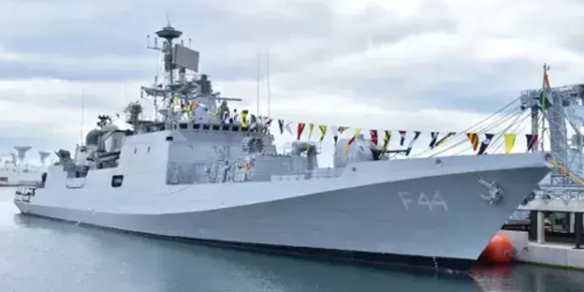 INS Tabar received ceremonial guard at Port of Brest in France