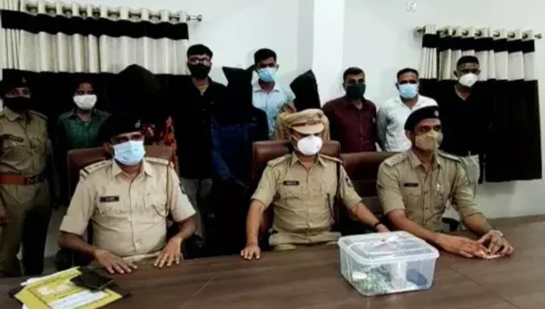 Senior citizen held hostage and robbed of cash and jewellery in Vadodara