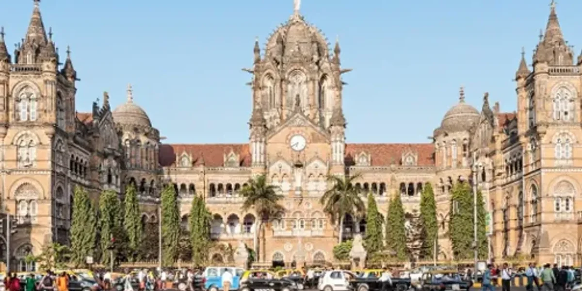 Mumbai: Bomb threat in 3 railway stations, Amitabh Bachchan’s bungalow