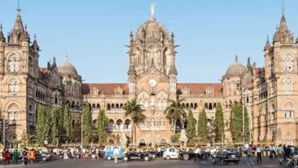 Mumbai: Bomb threat in 3 railway stations, Amitabh Bachchan’s bungalow
