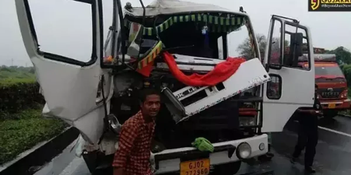 Tanker driver and cleaner injured in accident between two trucks on Vadodara Ahmedabad express way