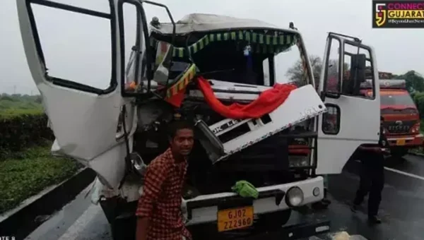 Tanker driver and cleaner injured in accident between two trucks on Vadodara Ahmedabad express way