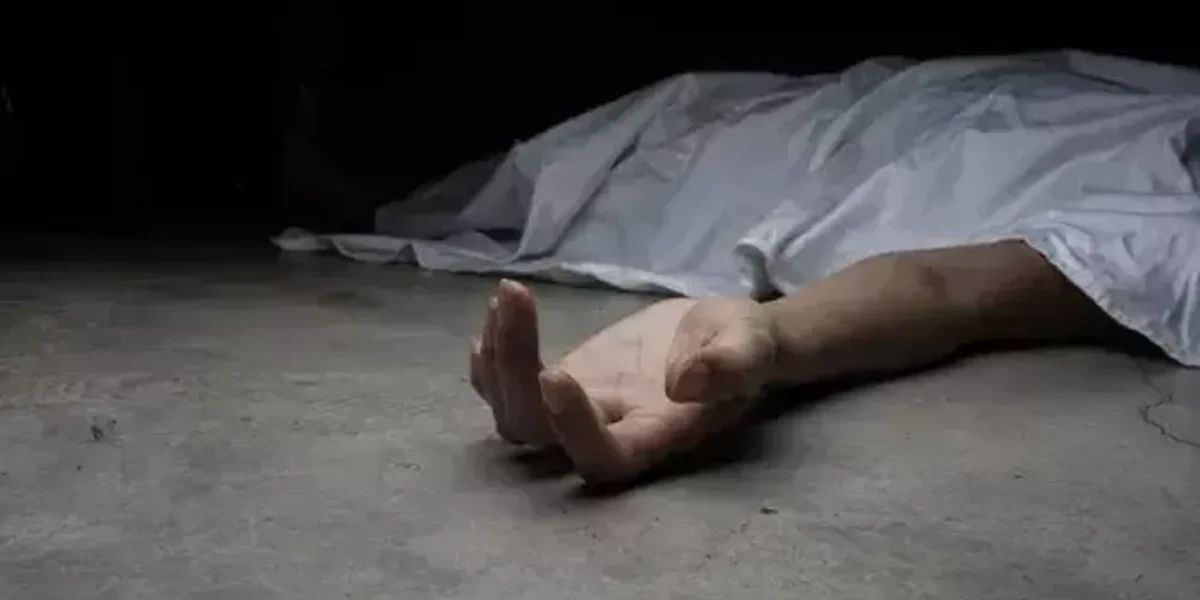 Body of a middle-aged man was found near Mobha village in Padra taluka