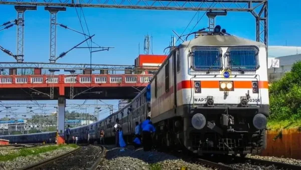 Several special trains of Western Railway affected due to Kisan agitation in Punjab