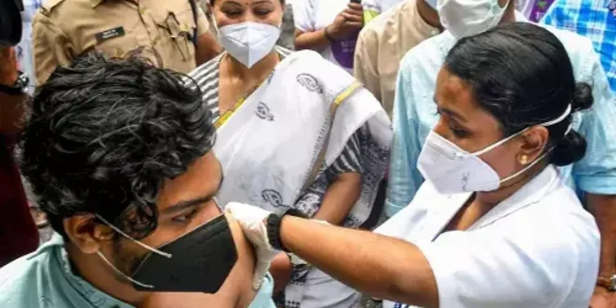 India registers 37,593 new coronavirus infections