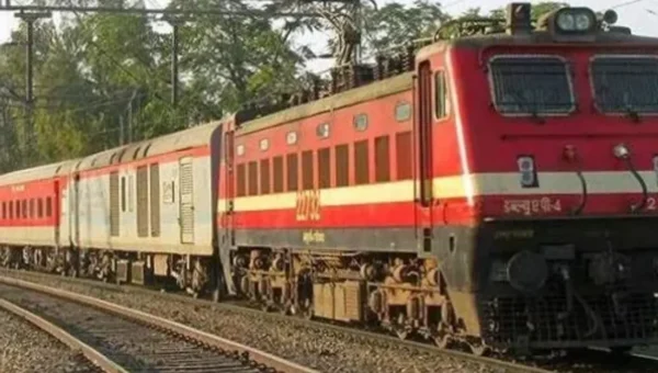 Additional halt provided at Surat to Kochuveli – Chandigarh Sampark Kranti Special