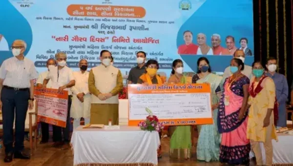 Gujarat CM Vijay Rupani disbursed interest free loans of Rs. 140 crore to 1 lakh women of 14 thousand women’s groups in the state