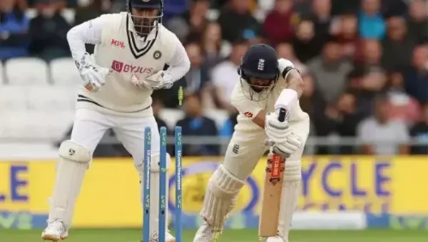 3rd Test: England resumes their first innings against India