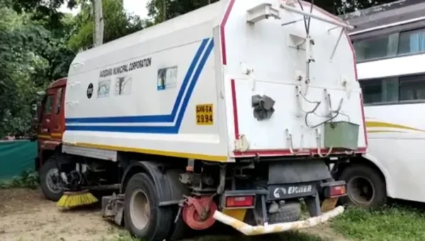 Young businessman killed by corporation’s cleaning machine on Vadodara city’s Vadsar Bridge