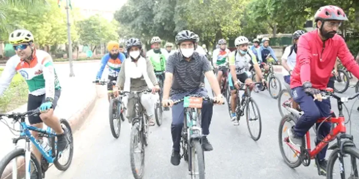 Union Minister rides cycle to launch ‘Pedal for Health’ campaign