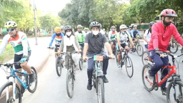 Union Minister rides cycle to launch ‘Pedal for Health’ campaign
