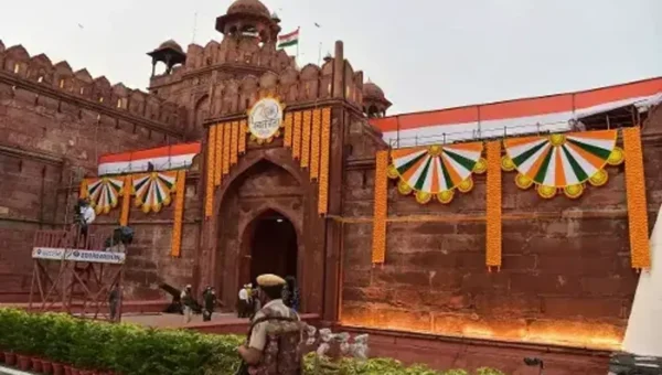 Nation celebrates 75th Independence Day today, PM hoists National Flag at Red Fort in Delhi