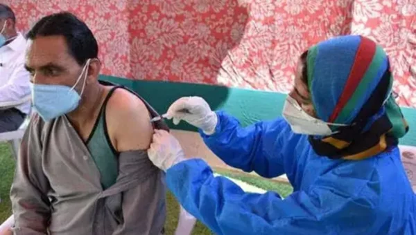 India logs 36,401 new COVID-19 cases, 530 deaths