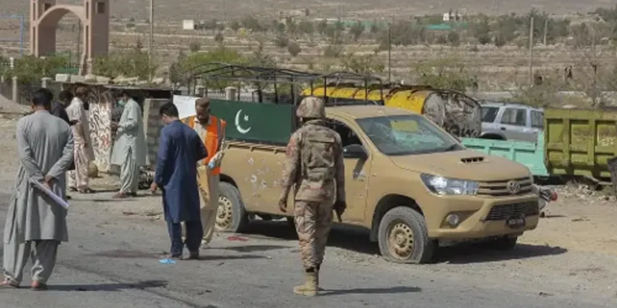 3 Dead, 20 injured in Pakistan suicide attack
