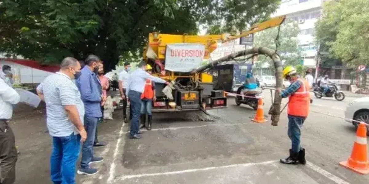 Jet patcher machine to make Vadodara city roads pit free