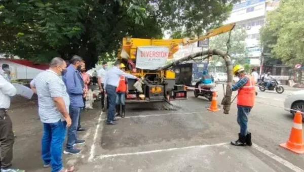 Jet patcher machine to make Vadodara city roads pit free