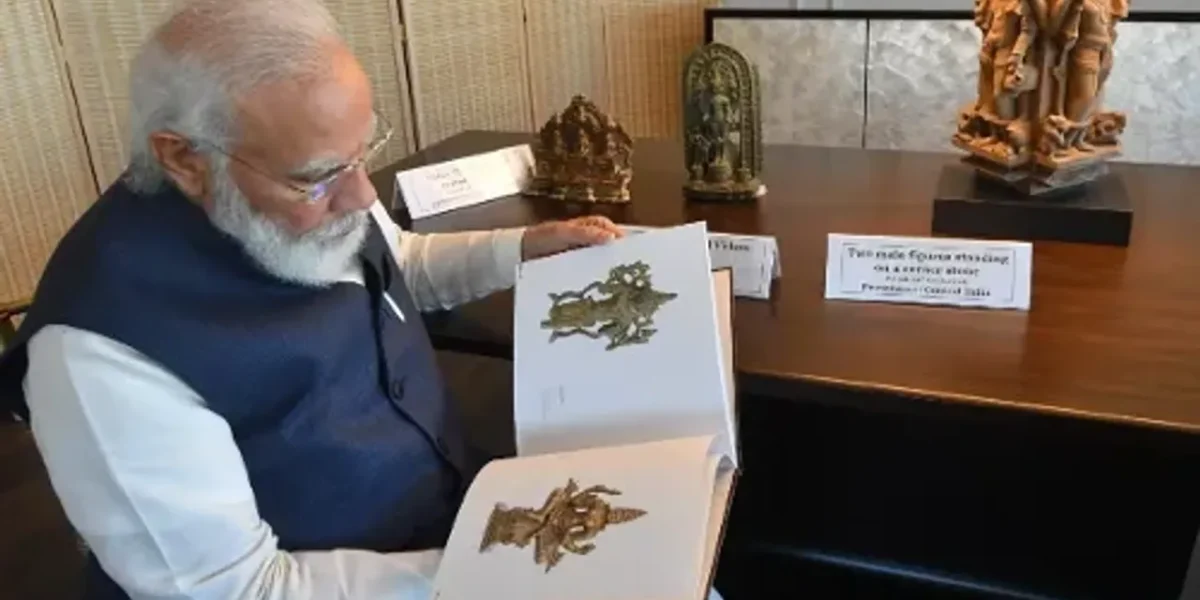 PM Modi Brings Back 157 Indian Artefacts From US