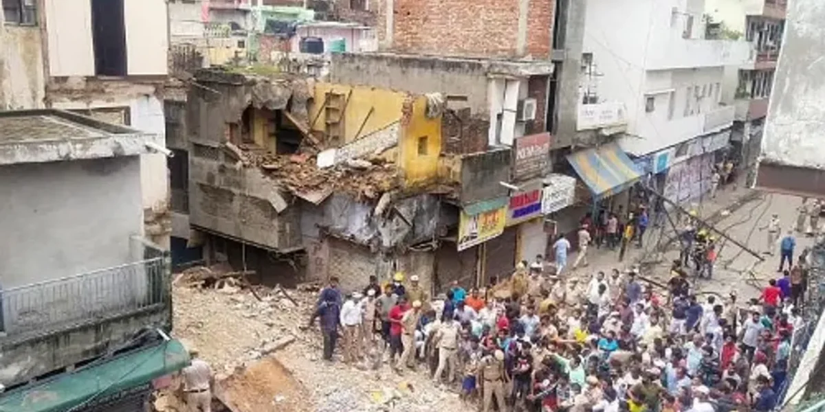 Building collapses in Delhi’s Sabzi Mandi are, rescue operation underway