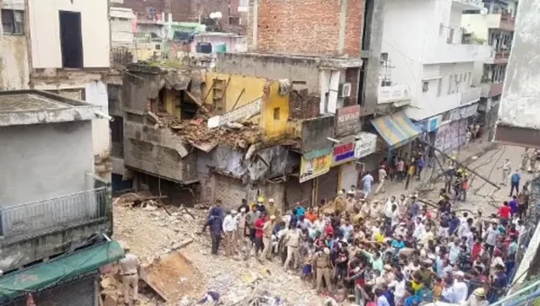 Building collapses in Delhi’s Sabzi Mandi are, rescue operation underway